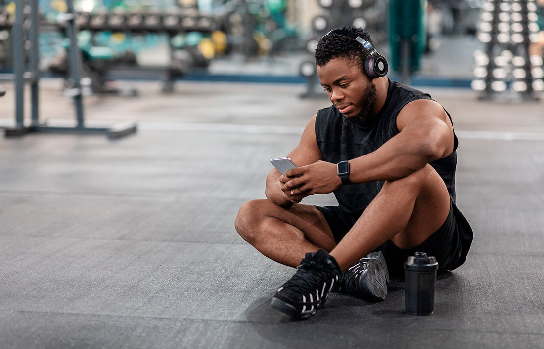 Stop scrolling Insta before your workout and start lifting more weight